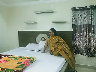 Desi warm bhabhi viral porokiya sexual relations video!! in patent bangla slanderous audio